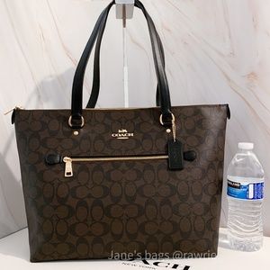 New Coach Signature Gallery Zip Tote